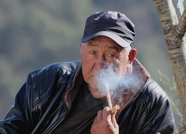 香烟烟管生产机器_香烟_香烟纸管批发