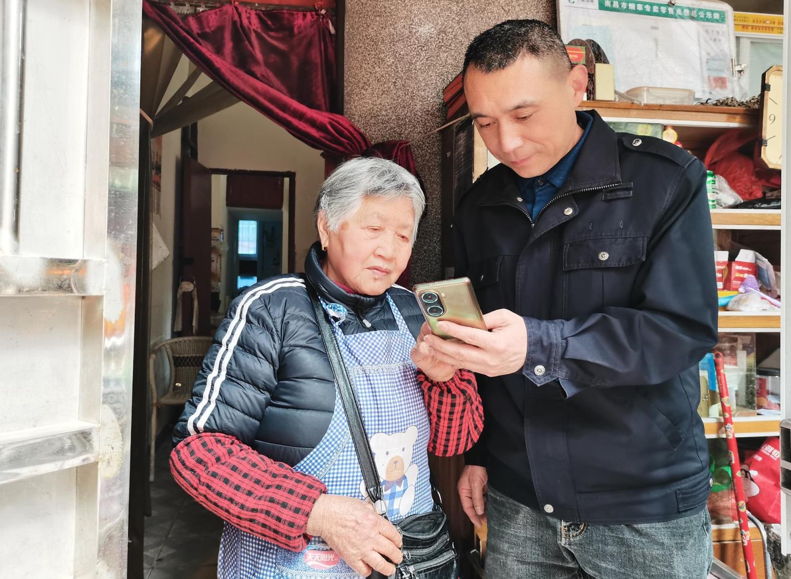来袭！出口香烟批发一手货源免费代理“气满志骄”